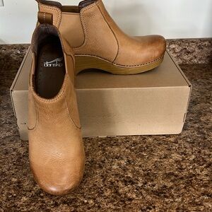 Dansko Frankie size 41, Distressed Honey/Leather